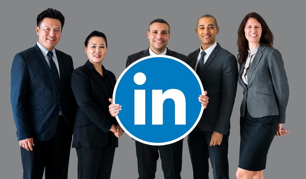 How to Create the Perfect Lawyer LinkedIn Profile